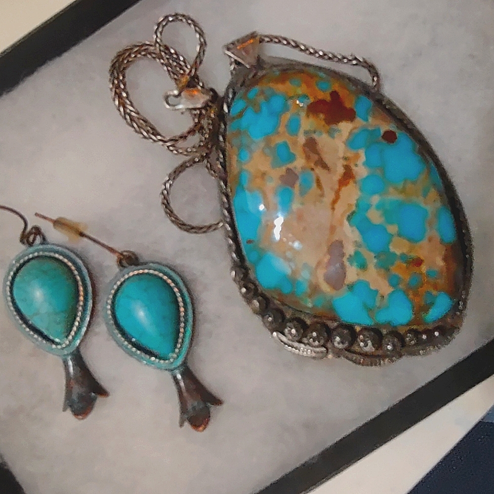 Turquoise and Silver Pendant w/ earrings